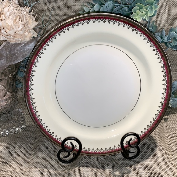 Vintage Dinner Plate Eggshell Nautilus, Maroon Band W/Gold by Homer Laughlin - Picture 1 of 4